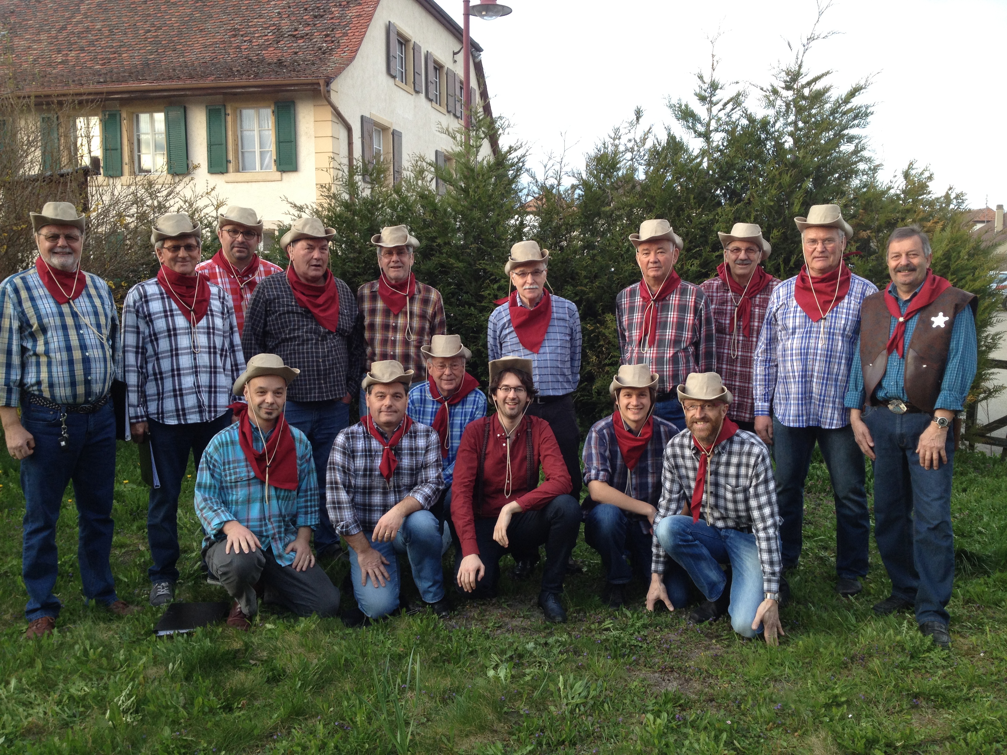 Le choeur d'hommes en cowboys