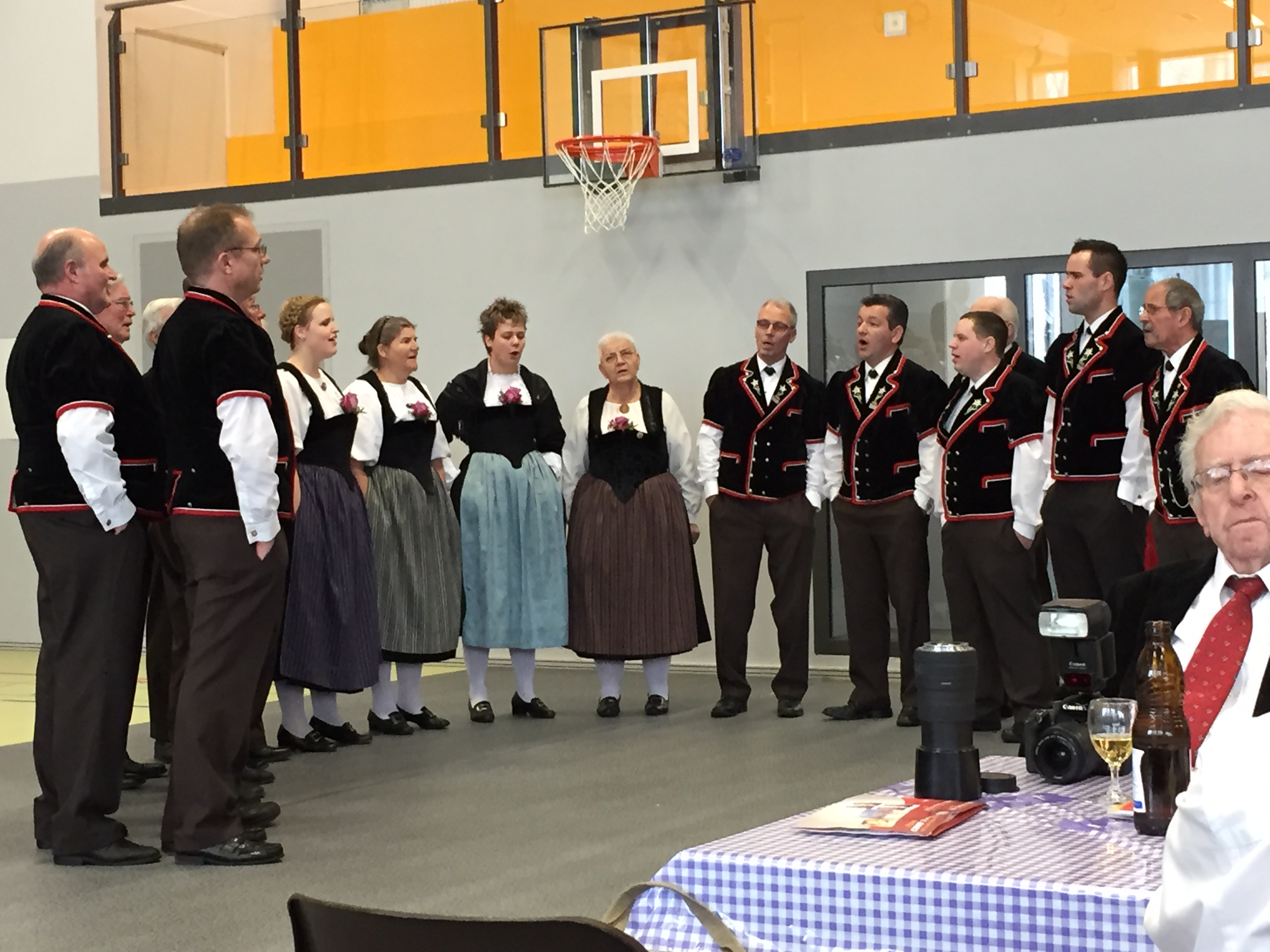 Evidemment, on chante