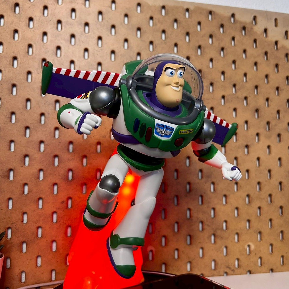 buzz lightyear toy story martube lamp wireless charger แท่นชาร์จมือถือ แท่นชาร์จโคมไฟ โคมไฟตั้งโต๊ะ บัซไลท์เยียร์ ทอยสตอรี่ ฟิกเกอร์ ของเล่น ของสะสม ที่ชาร์จมือถือ โคมไฟ