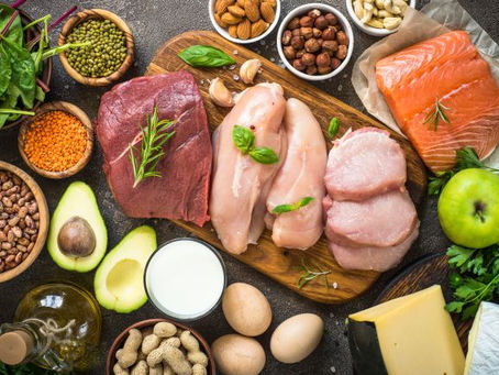 Bílkoviny: Klíč k zdravému a aktivnímu životnímu stylu