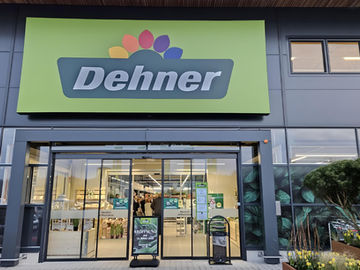 Dehner-Gruppe - große Neueröffnung in Amstetten