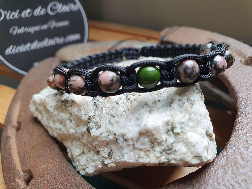 Miniature : Bracelet noir avec perles roses et vertes, D'Ici et de Claire.