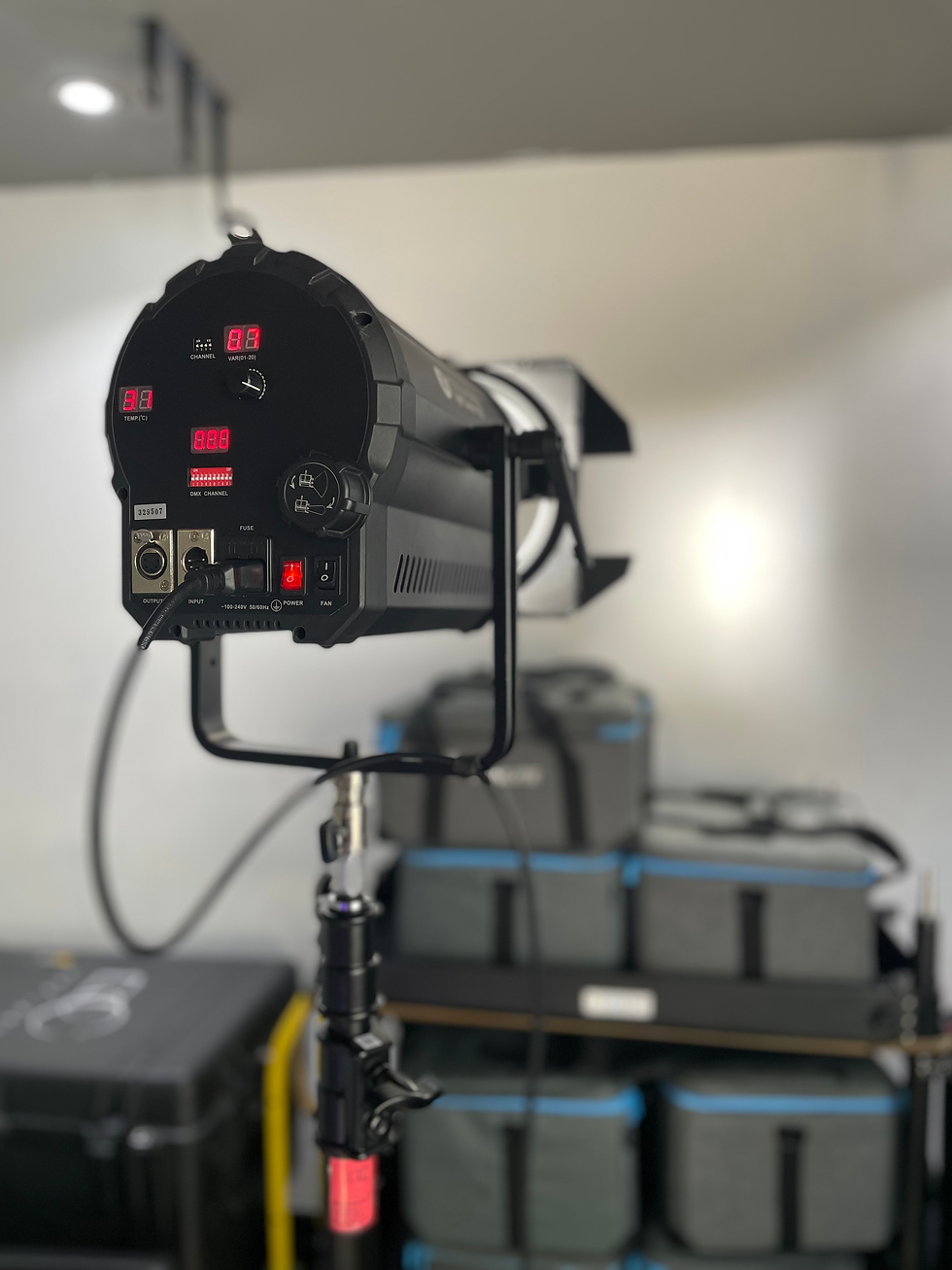 Miniatura: Fresnel Intellytech F-165