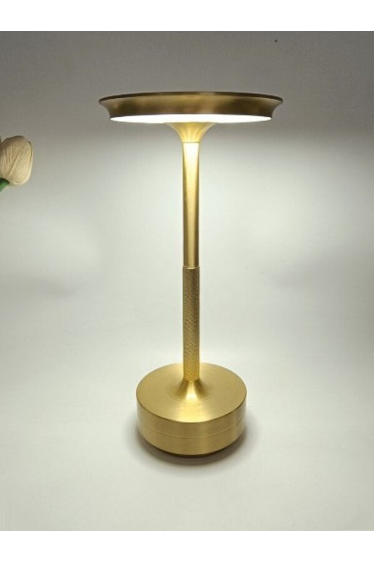 Gold (Alt�n) Kasa Dekoratif �arjl� Masa Lambas� 3 Renk Fonksiyonlu HS8130