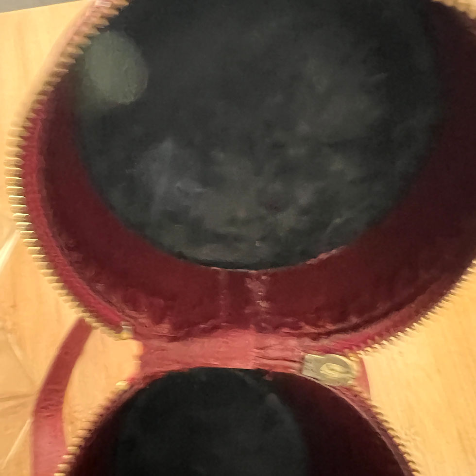 Thumbnail: Burgundy Leather Triple Glass Flask Set