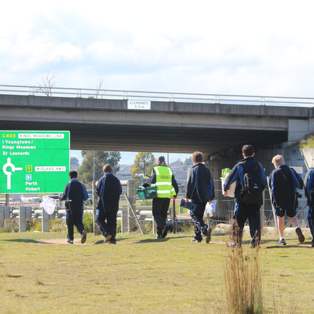 Source to Sea_Australian Christian College_walking to the bus from Kate Reed Reserve for their next destination on the source to sea excursion