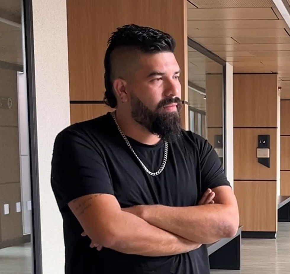 Juan José Martínez " lo que no se aprende en el periodismo es que te importen los demás"