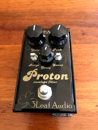 3 Leaf Audio Proton V2 Envelope Filter Guitar Effects Pedal | Tone