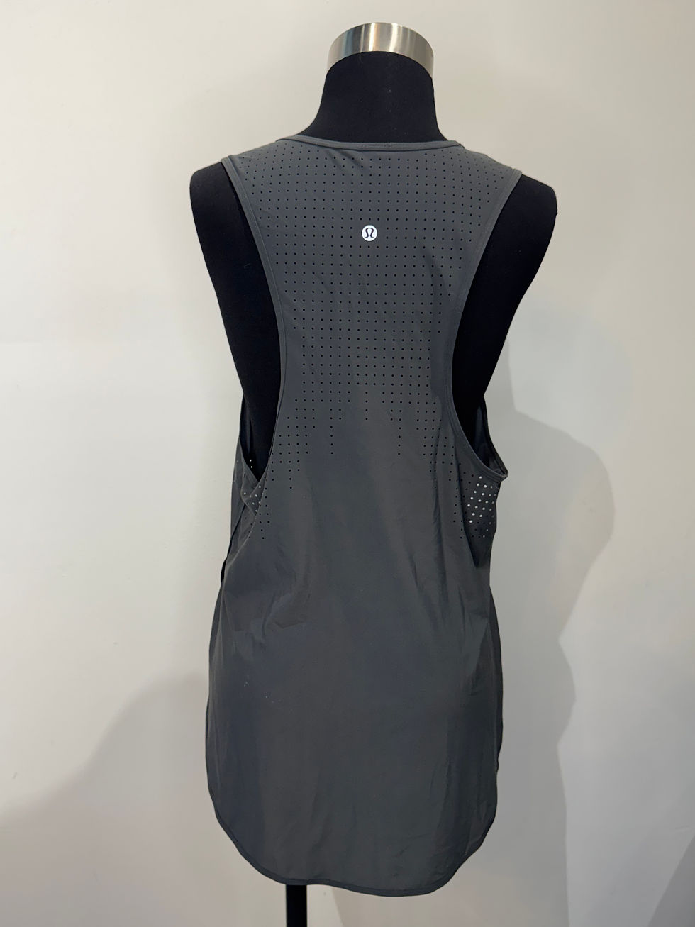 Thumbnail: Lululemon Size Large Perforated Loose Tank
