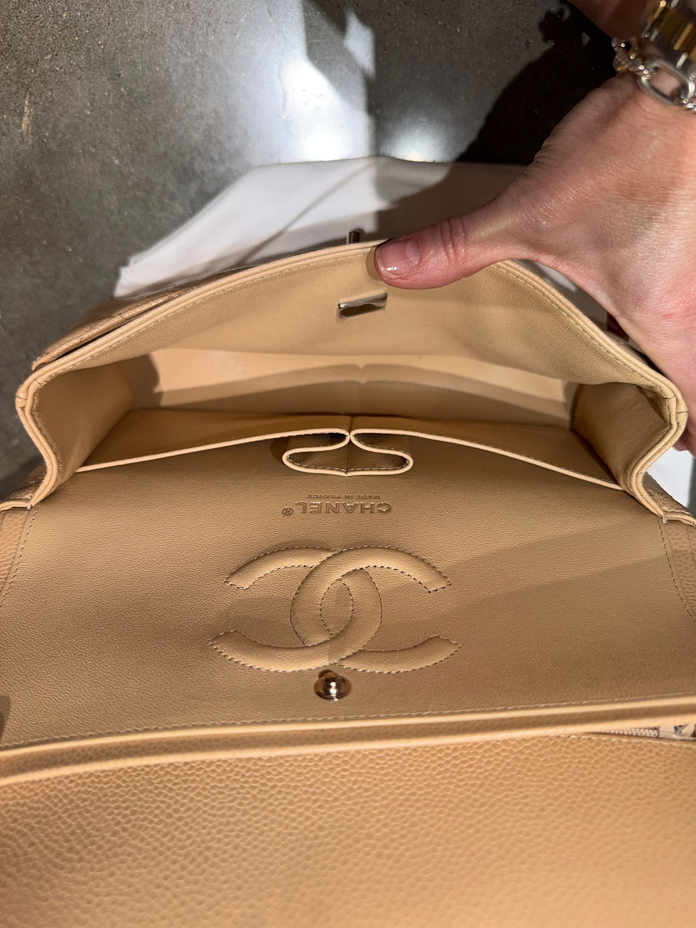 Thumbnail: Chanel medium double flap 