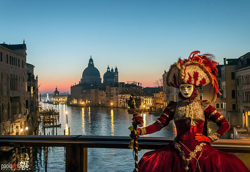 Private shooting at the Accademia bridge with Mona