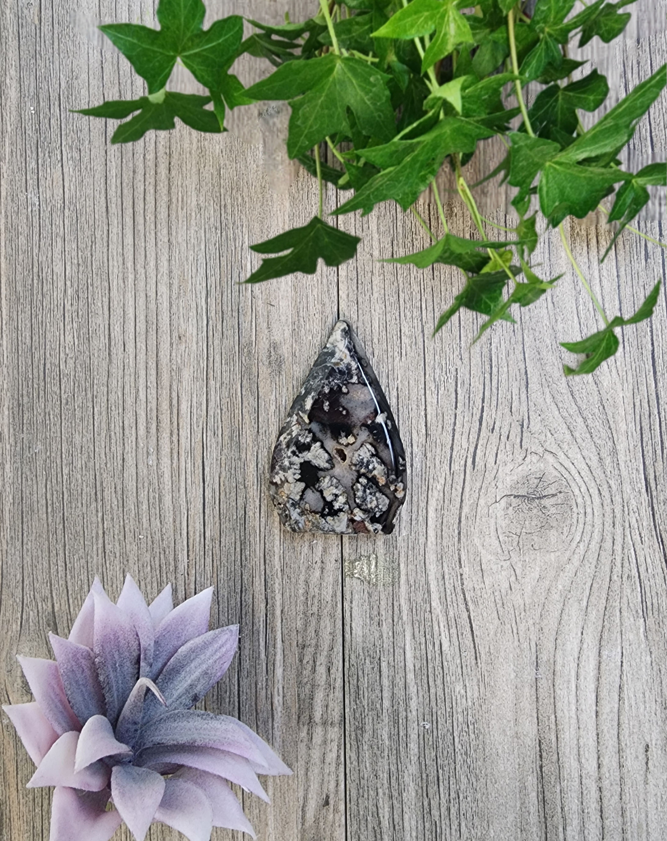 Black Flower Agate Teardrop Flame