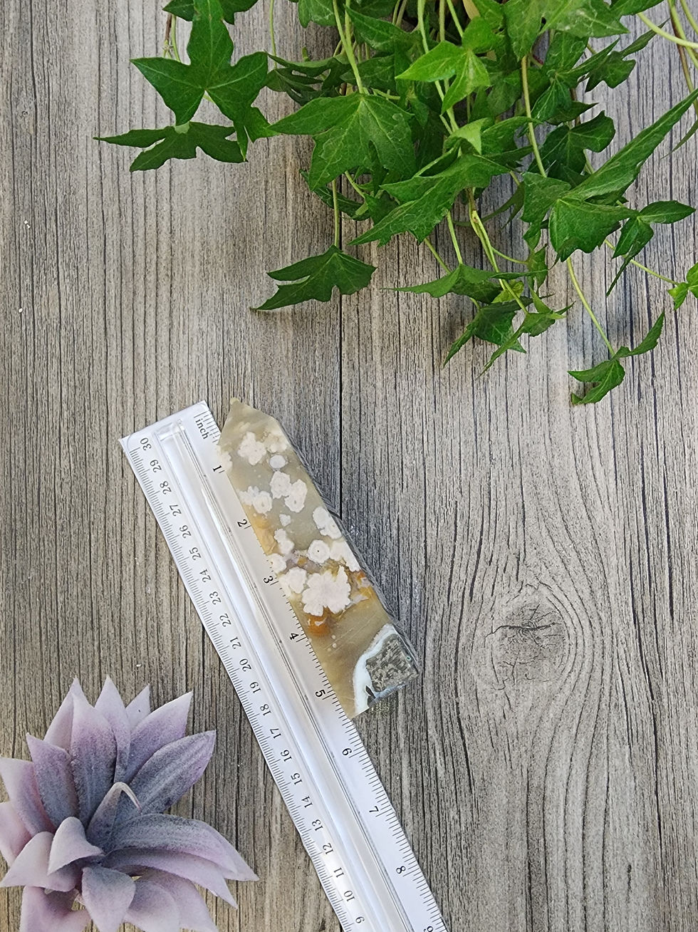 Thumbnail: Flower Agate Tower