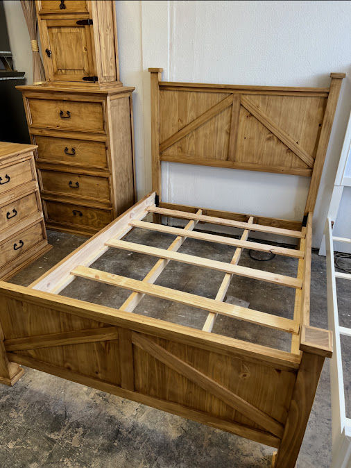 Thumbnail: Farm Rustic Queen Honey Bedroom Group
