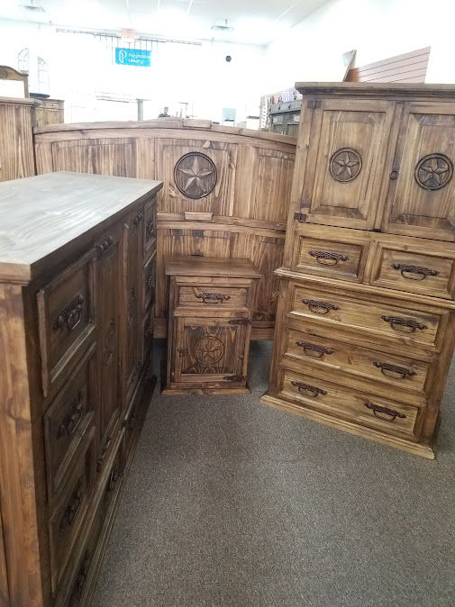 Thumbnail: Mansion King Star Brown Rustic Bedroom Set