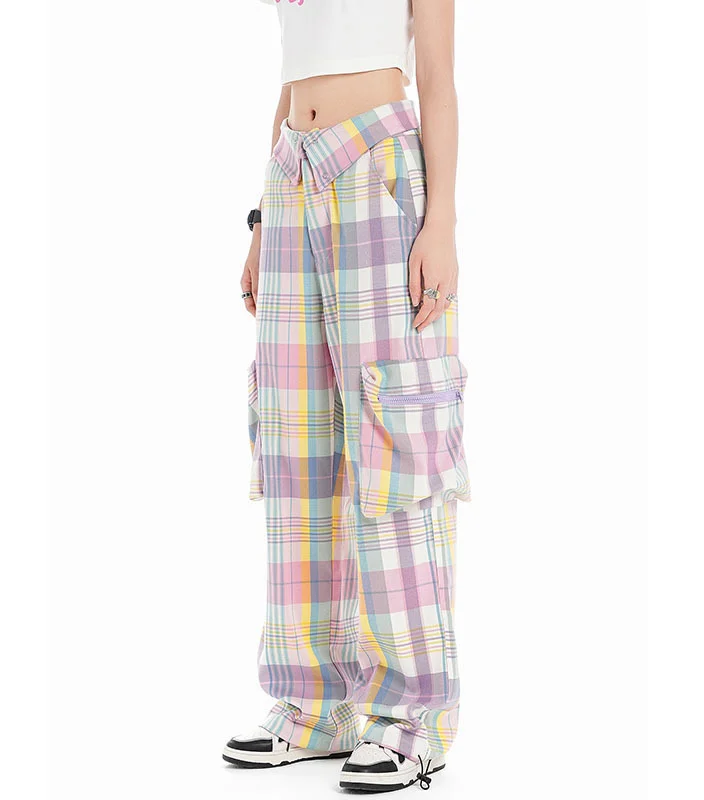 Breezy summer staple - Lightweight linen keeps you cool, high waist and wide leg offer a trendy touch.