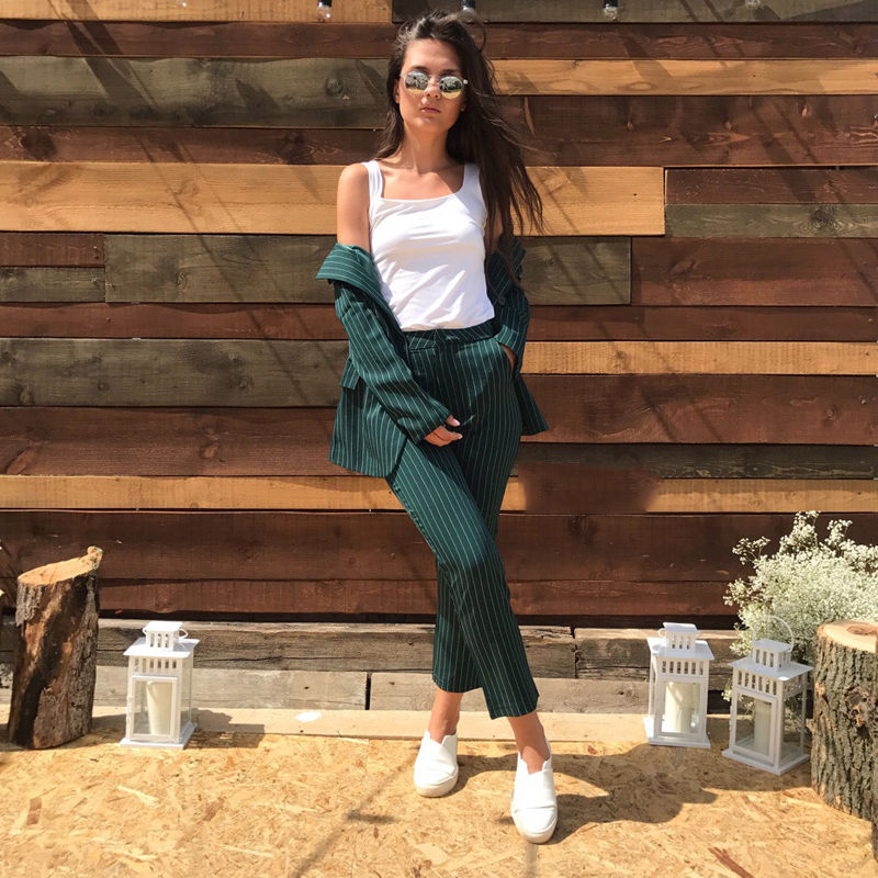 Thumbnail: Directrice à Rayures – Double Breasted Striped Blazer and Trousers Suit