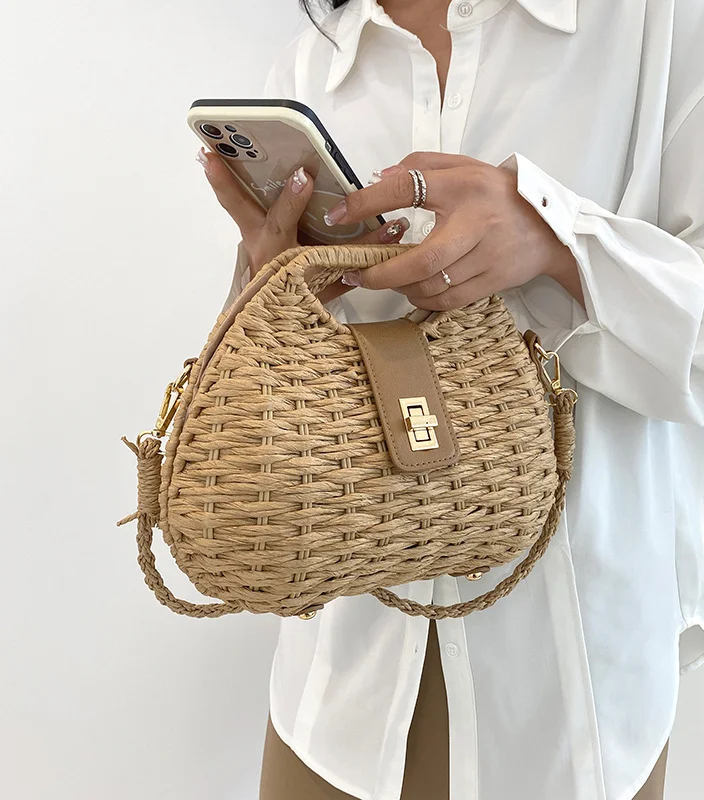 Round woven shoulder bag - Handcrafted for a unique and stylish accessory.