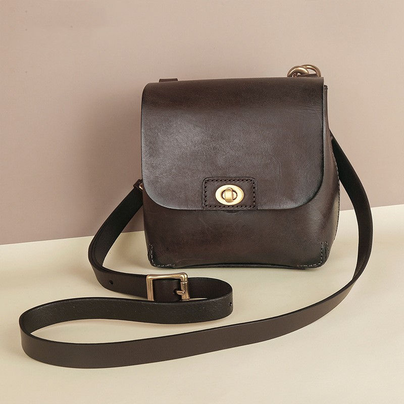 Thumbnail: VintageCore – Cowhide-Matrix Messenger Bag
