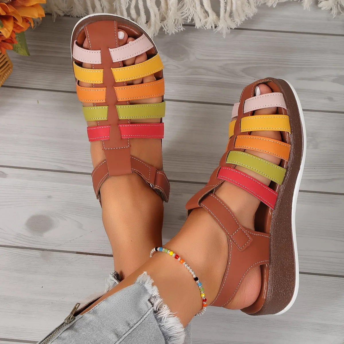 Boho Vintage Hippie Mexican Huaraches. Handcrafted leather sandals with a classic woven design. Comfort and style inspired by Mexican tradition.