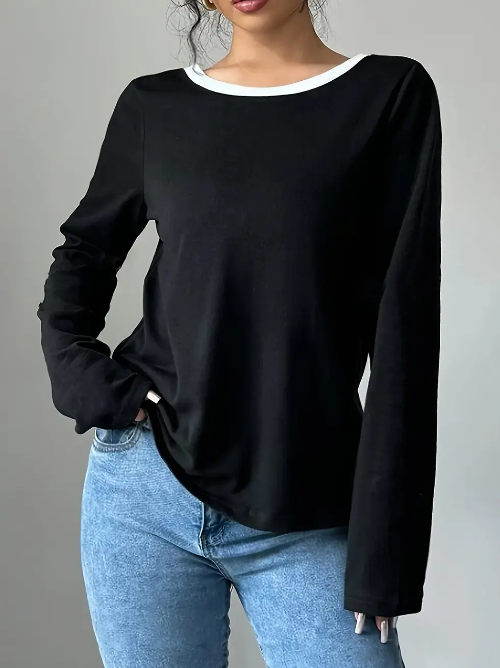 Thumbnail: The Riviera Contrast – Bowknot Structural Backless Long Sleeve T-Shirt