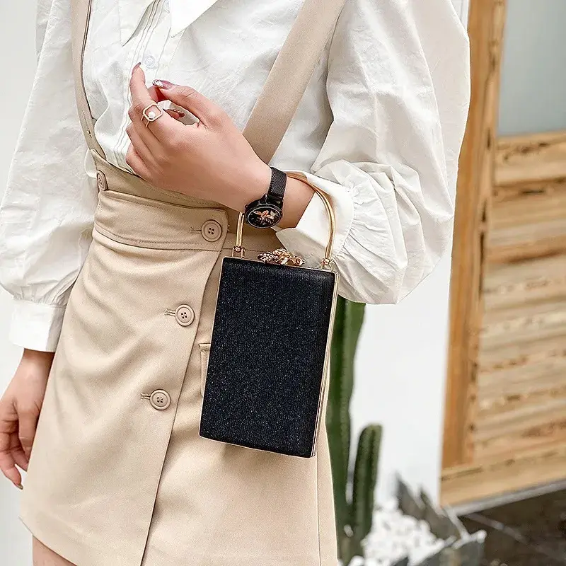 Thumbnail: VintageCore – Special-Material Dinner Bag