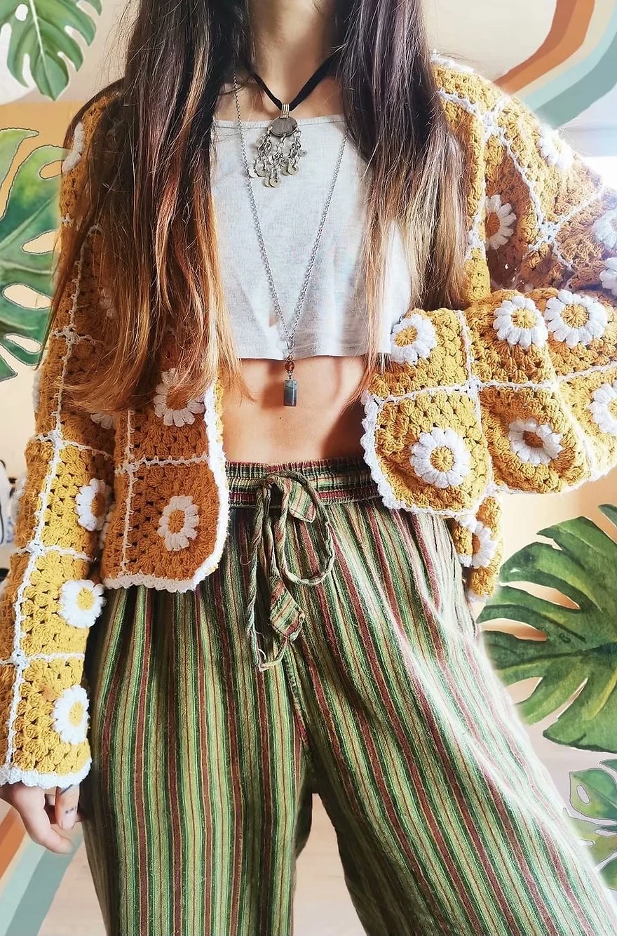 Sunny Style: Handmade Sunflower Crochet Cardigan - Infuse your wardrobe with warmth and style in this beautifully crafted sunflower crochet cardigan. 🌻🧥