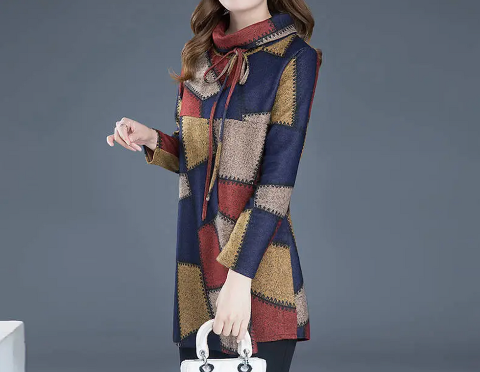 Thumbnail: L’Éminence en Tartan – Vintage Plaid Turtleneck Blouse