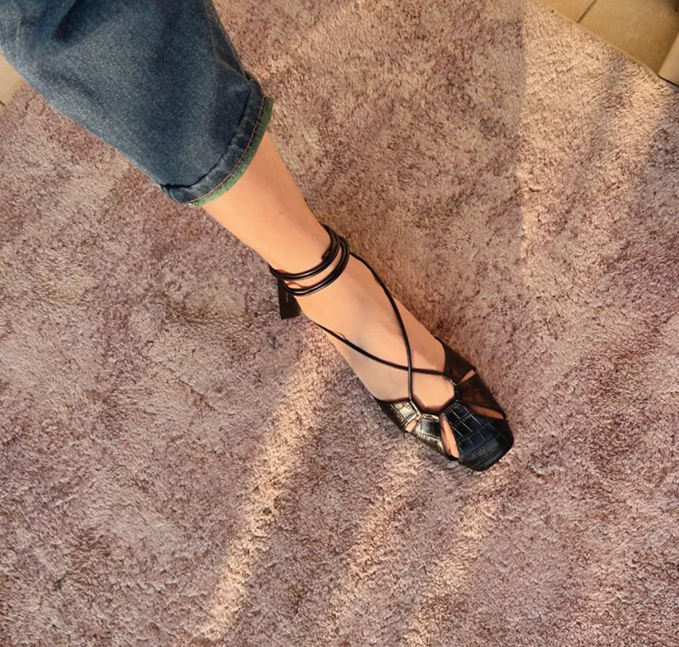 Thumbnail: The Imperial Interlace – Hollow All-Match Flat Square Toe Roman Shoes