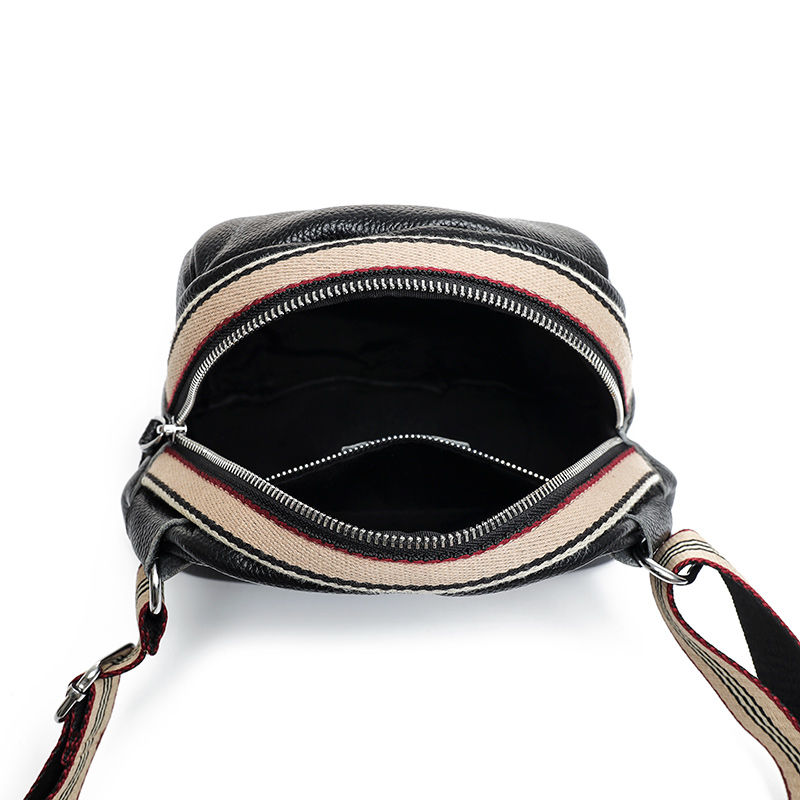 Thumbnail: AuraShell – Cowhide Performance Shoulder Bag