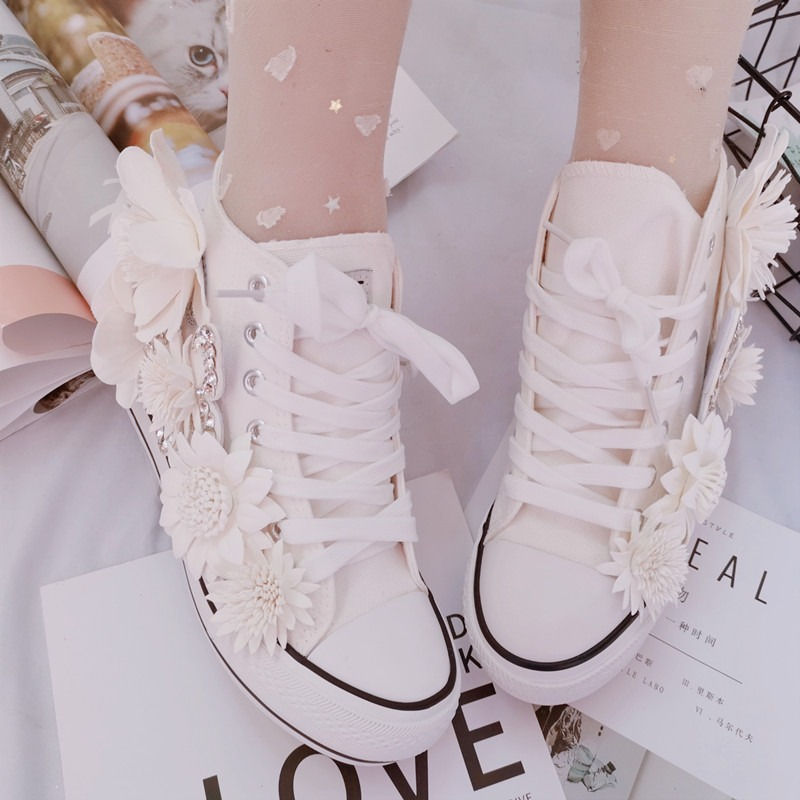 Thumbnail: The Floral Fantasy – Canvas High-Top Ankle Shoes