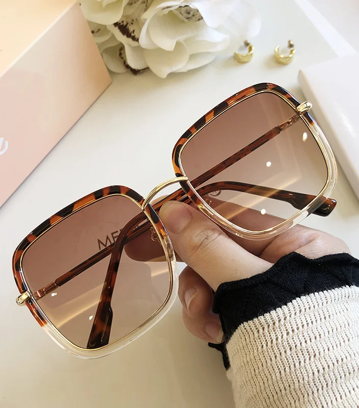 Urban Elegance Square Sunglasses – Frame Your Look with Chic Style and Modern Vibes