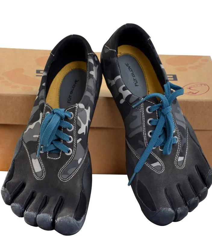 Python Pattern Five-Toed Shoes - Step out in style with these unique and fashionable five-toed shoes featuring a python pattern