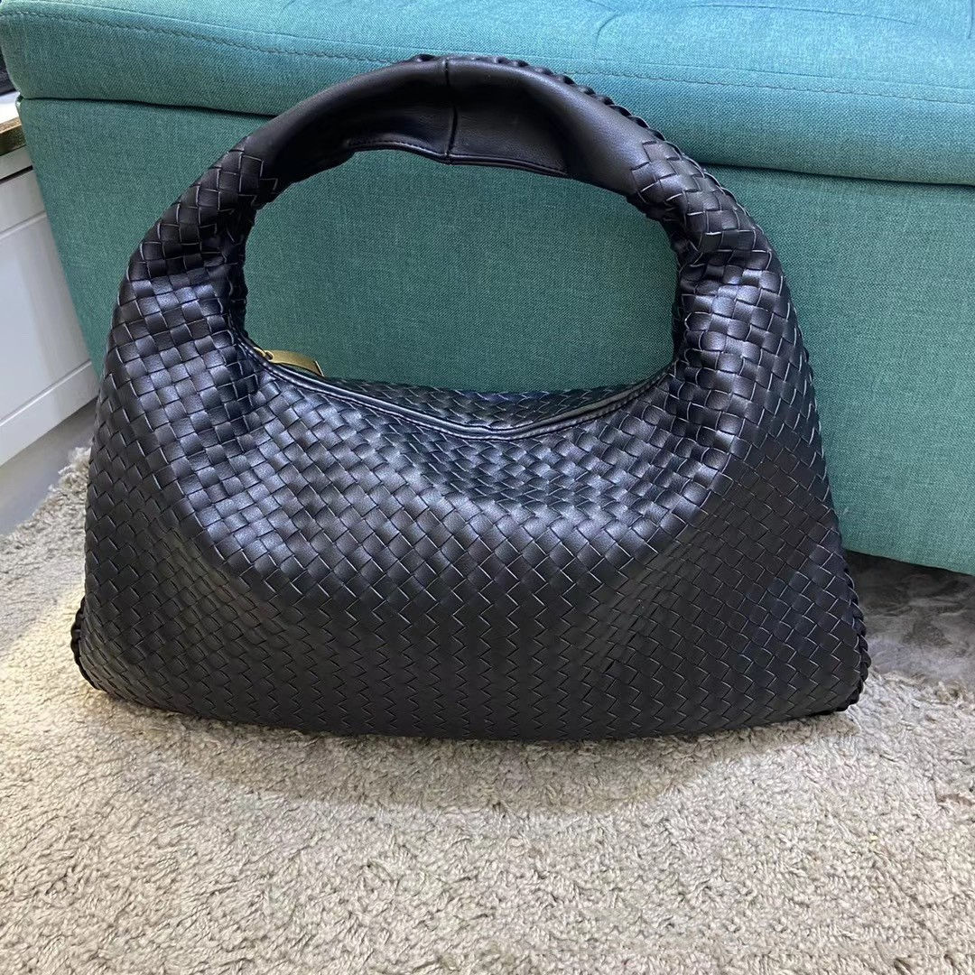 GrandTotal – Tapered Grain Multi-Compartment Tote