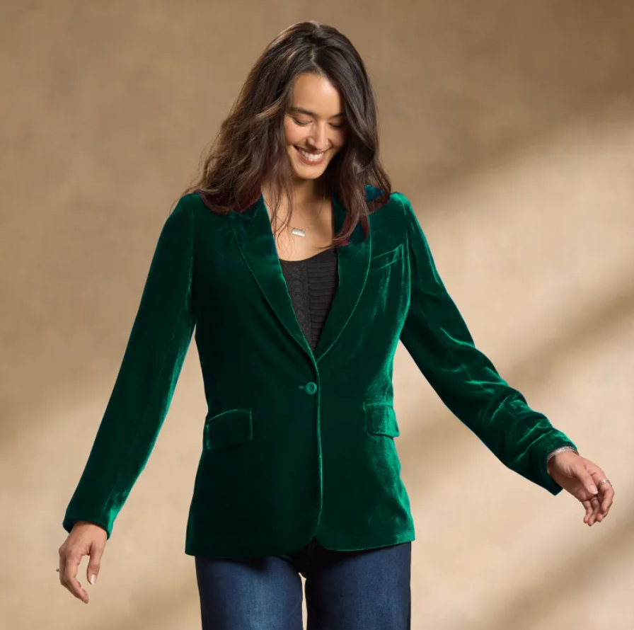 Thumbnail: AuraGlow – Velvet Slim-Fit Blazer