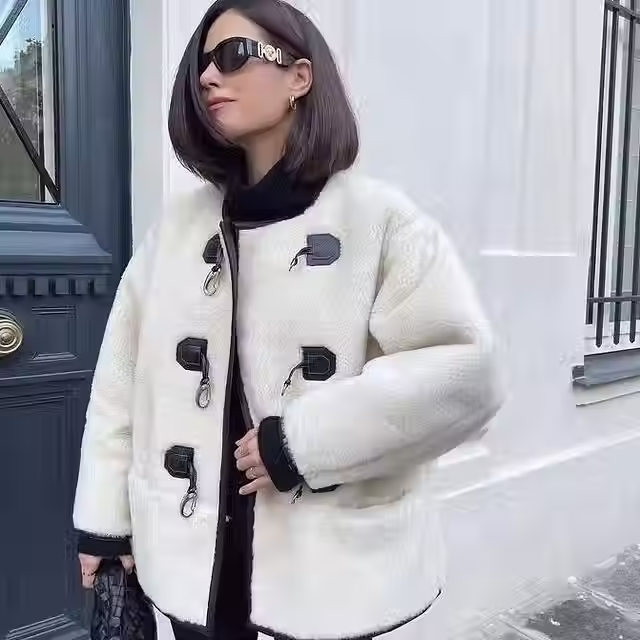 AuraVault – Cashmere Wool Metal Lock Jacket