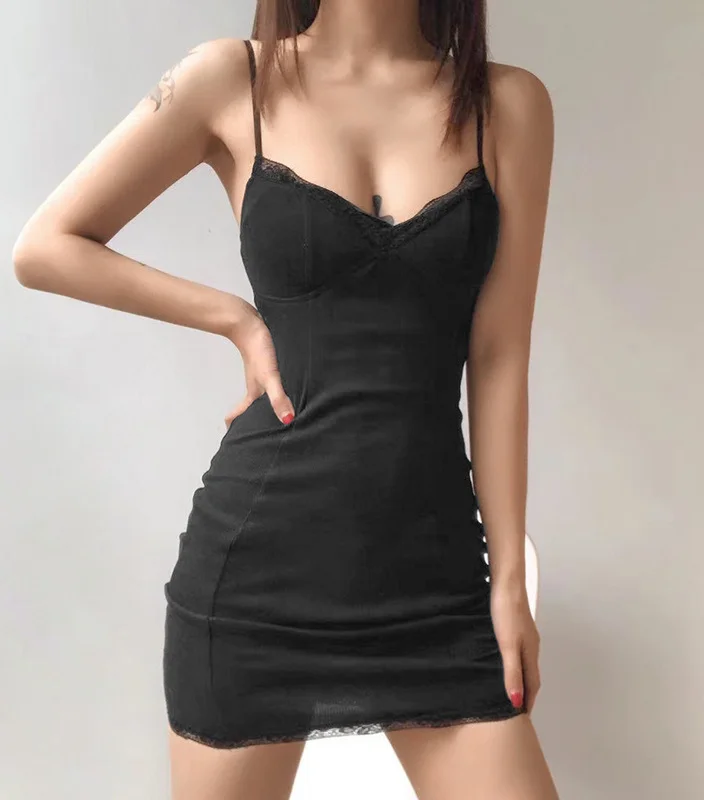 Tight pleated V-neck evening mini dress, a sexy and elegant choice for a night out
