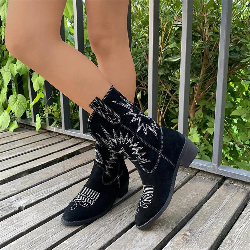 Thumbnail: The Bohemian Baroque – Embroidery Retro Mid-Calf Long Boots