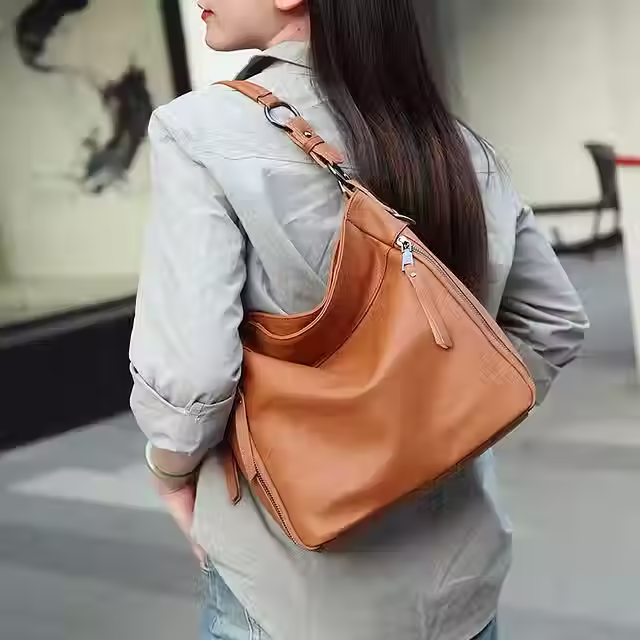 AuraElite – Leather Large-Capacity Shoulder Bag
