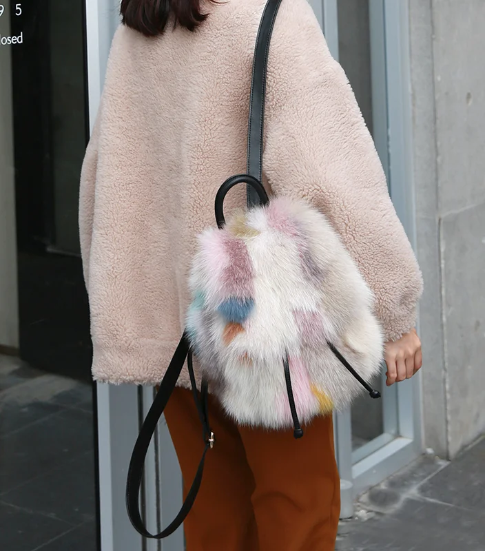 Step out in style with the Vogue Fox Fur Casual Backpack. Chic, practical, and utterly luxurious – redefine your everyday with this fashionable accessory, adding a touch of opulence to your look.
