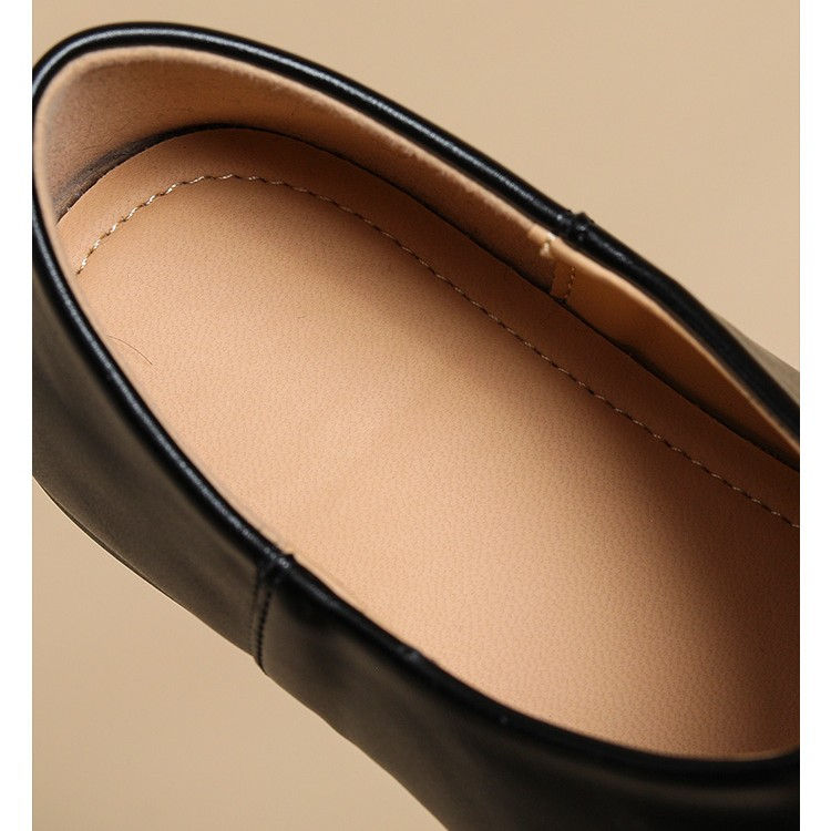 Thumbnail: The Avant-Garde – Leather Split Toe Flats