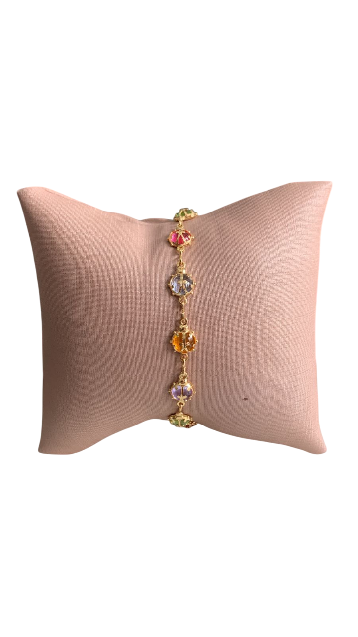 Pulseira Joaninha com Pedras Coloridas