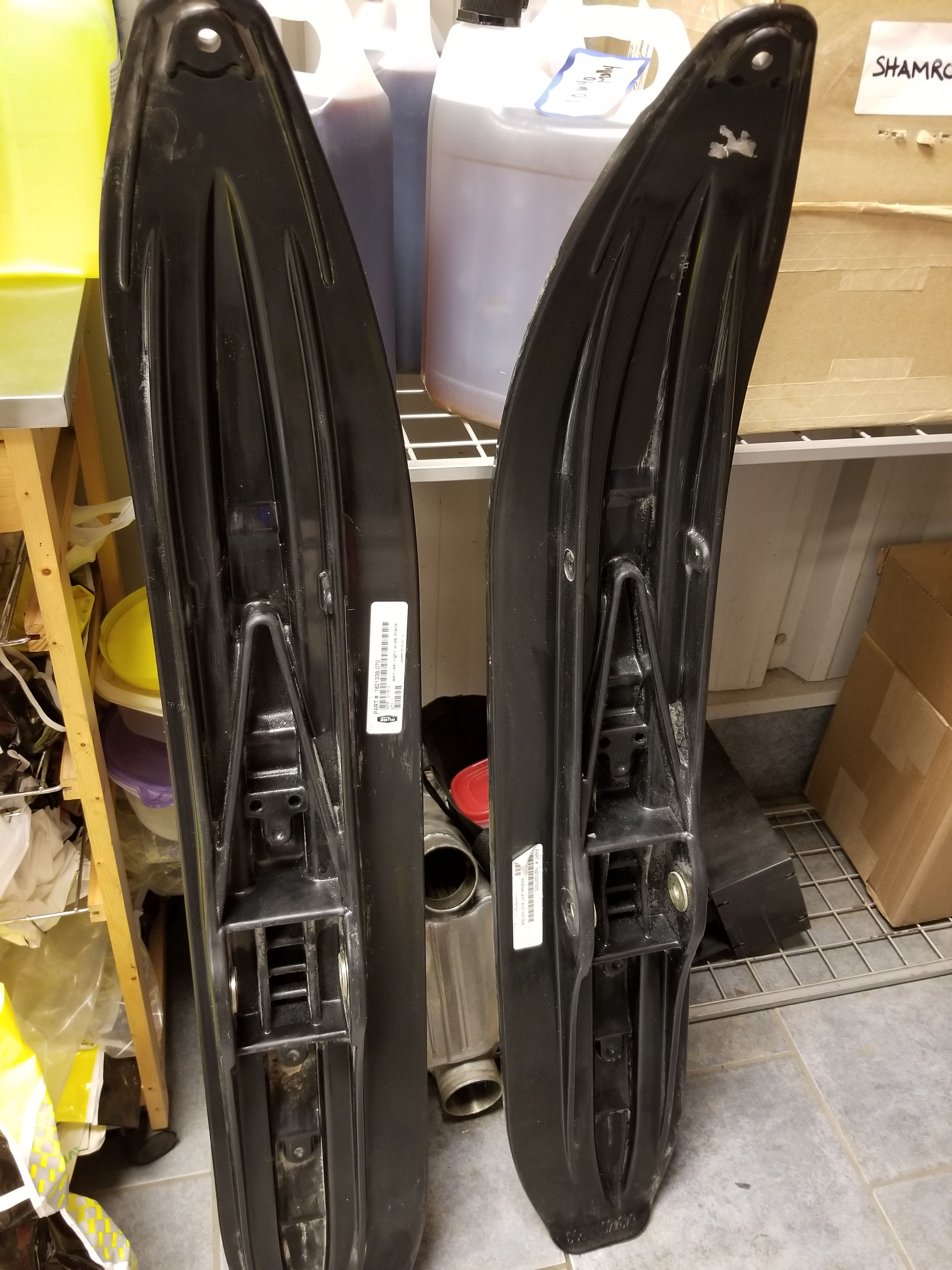 ASM-SKI,RH WIDE,SVC,BLK