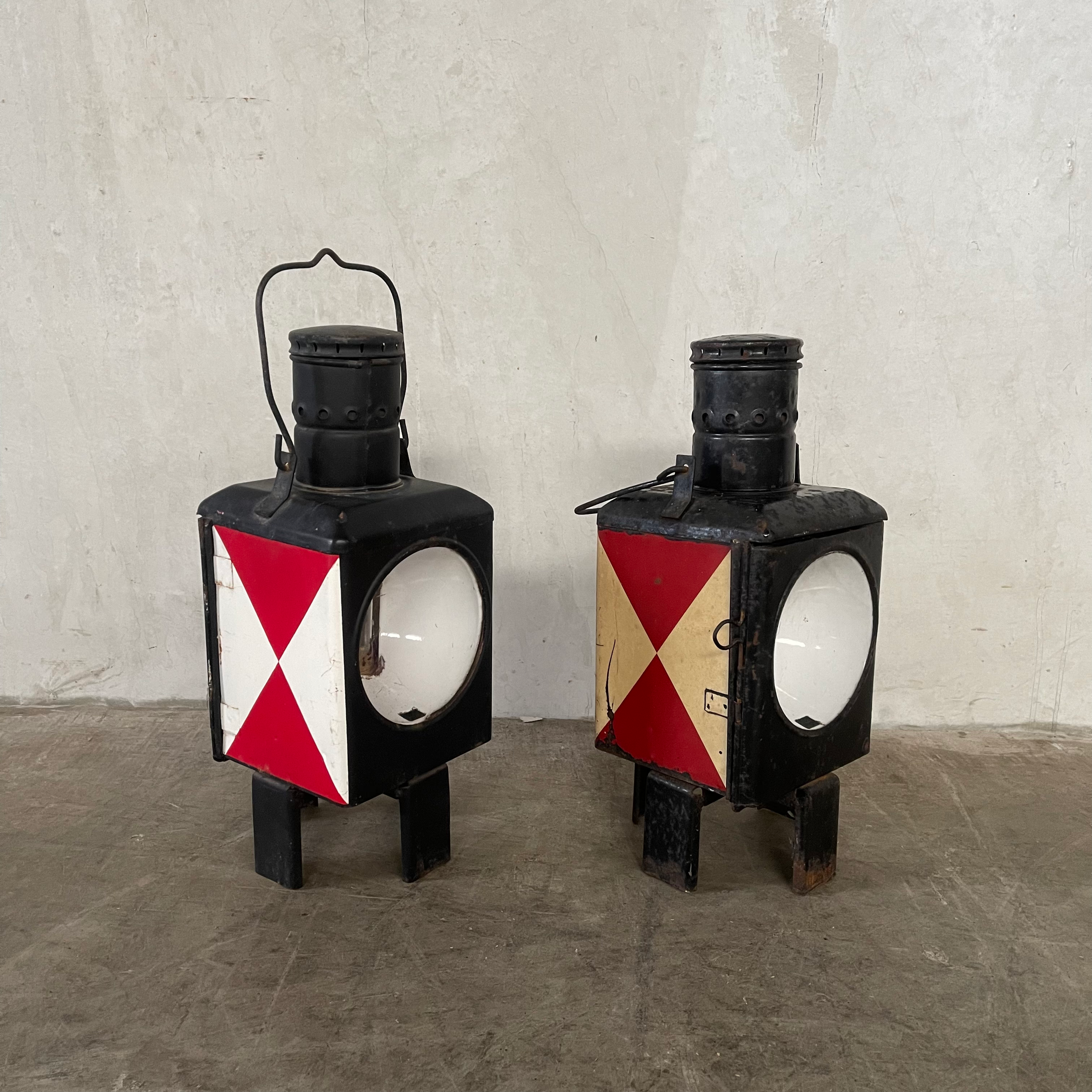 Oude Duitse spoorweg olielamp rood/wit 