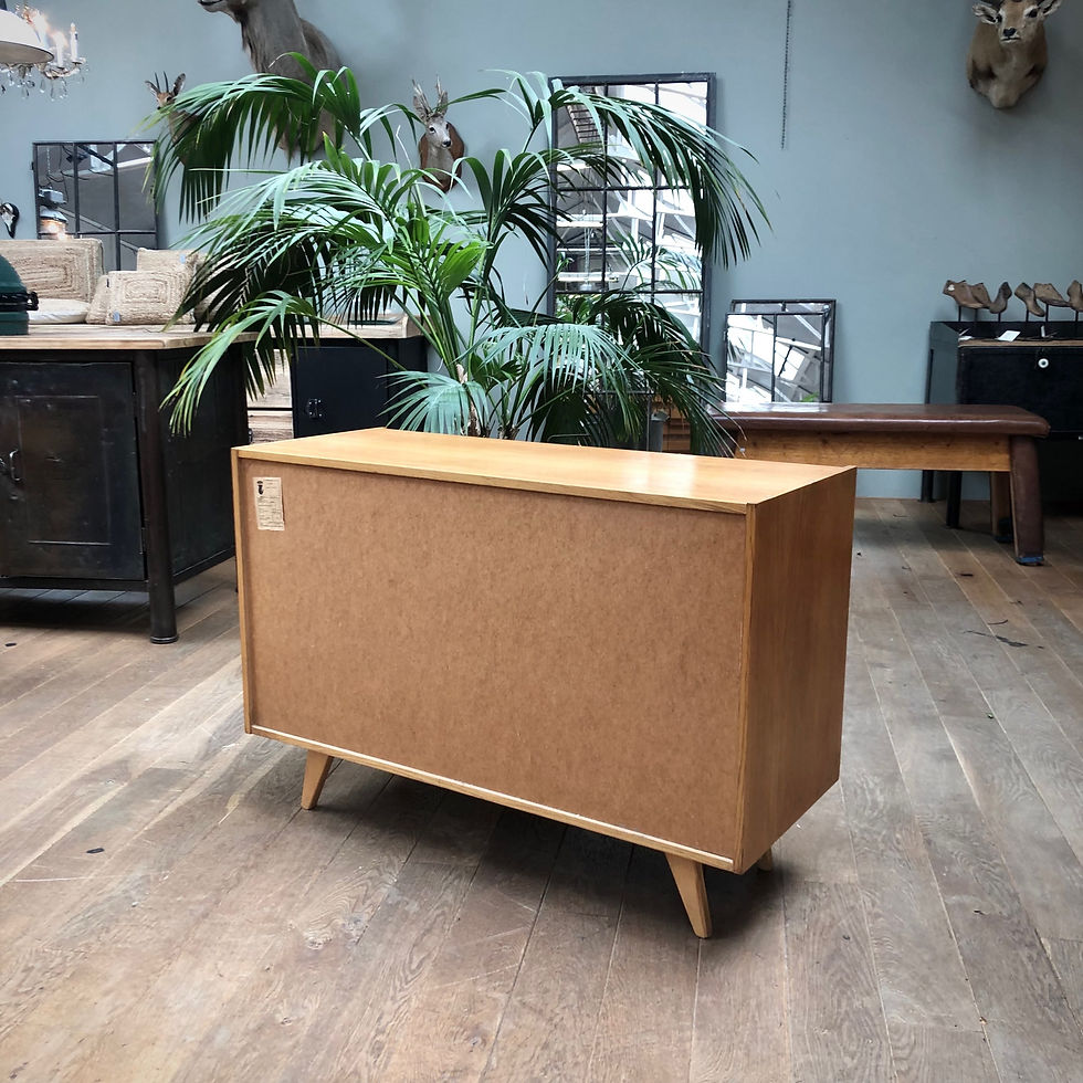Thumbnail: Jiri Jiroutek dressoir uit 1960 