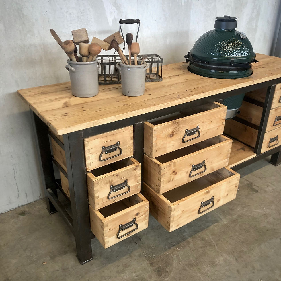 Thumbnail: Industriële werkbank voor Big Green Egg M