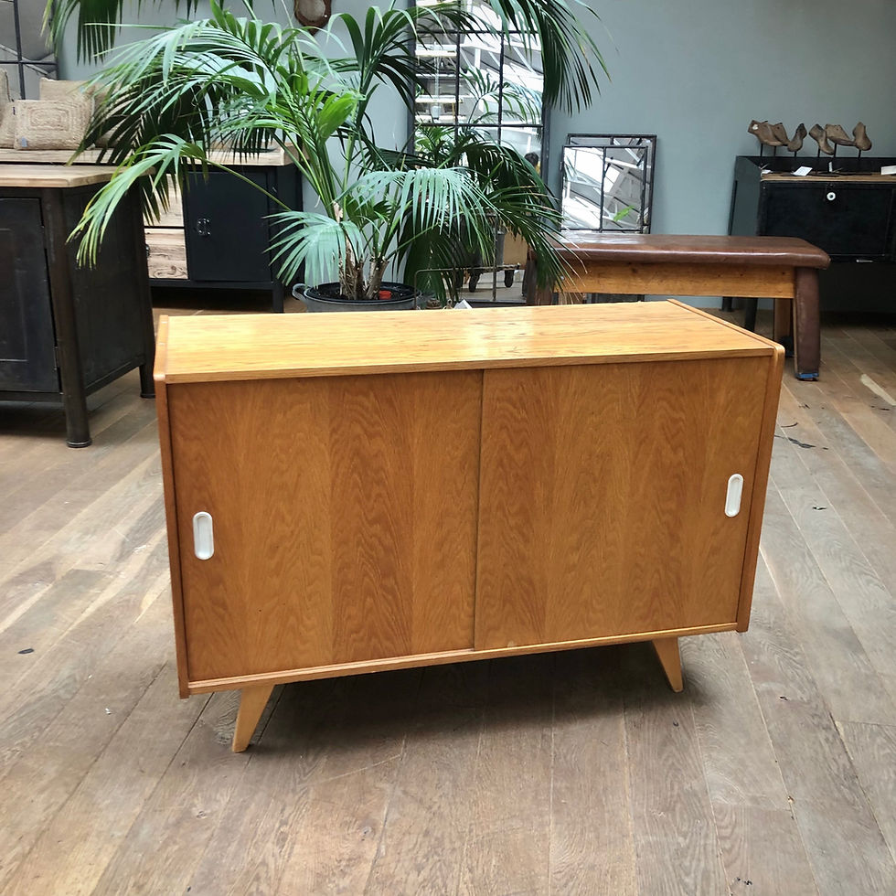Thumbnail: Jiri Jiroutek dressoir uit 1960 met 2 schuifdeuren 