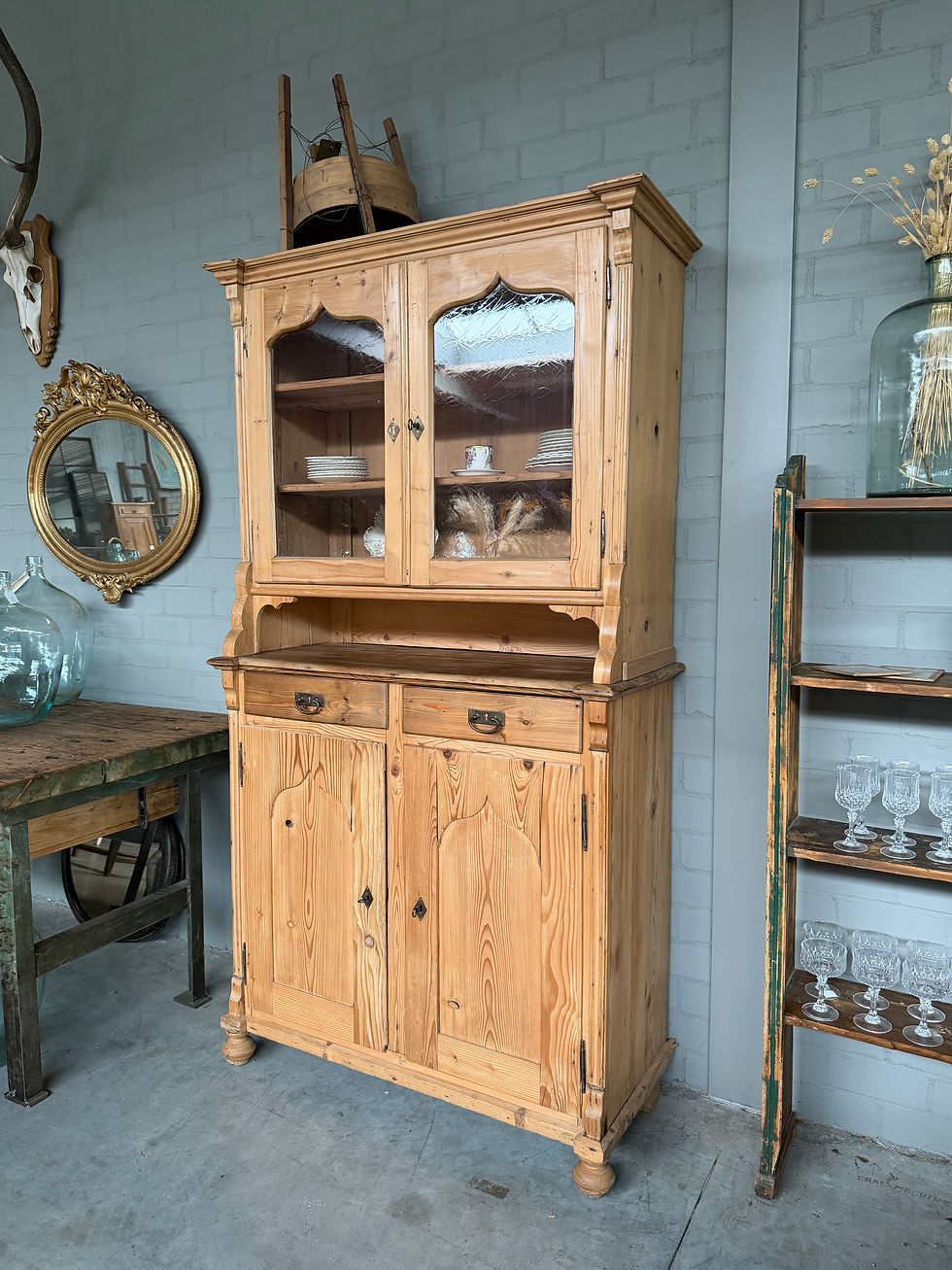 Thumbnail: Oude grenen buffet kast 