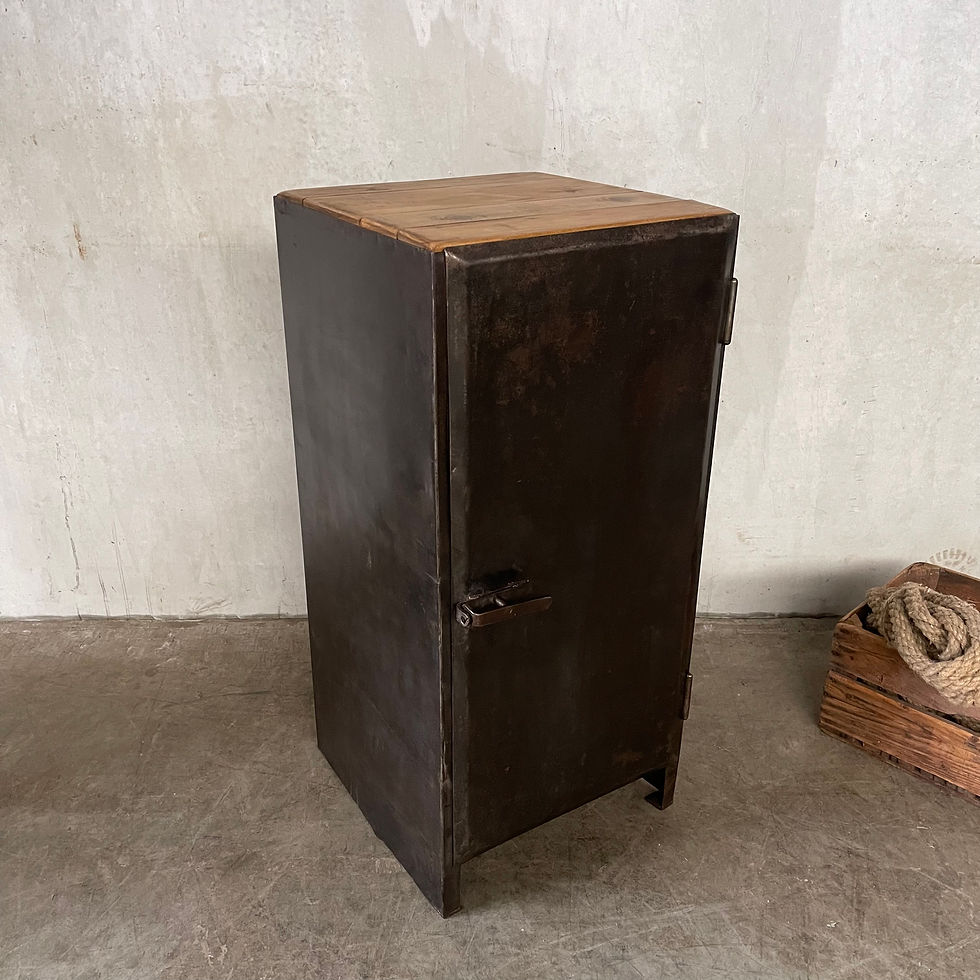 Thumbnail: Klein stalen kastje