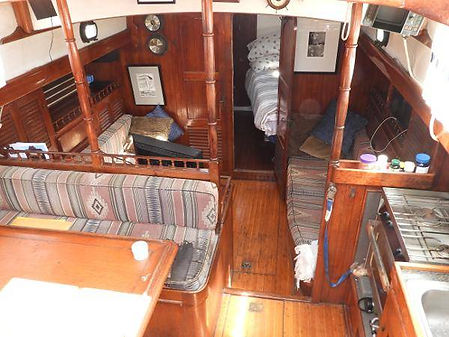 MSP - Hardin 41' 34k - cabin.jpg